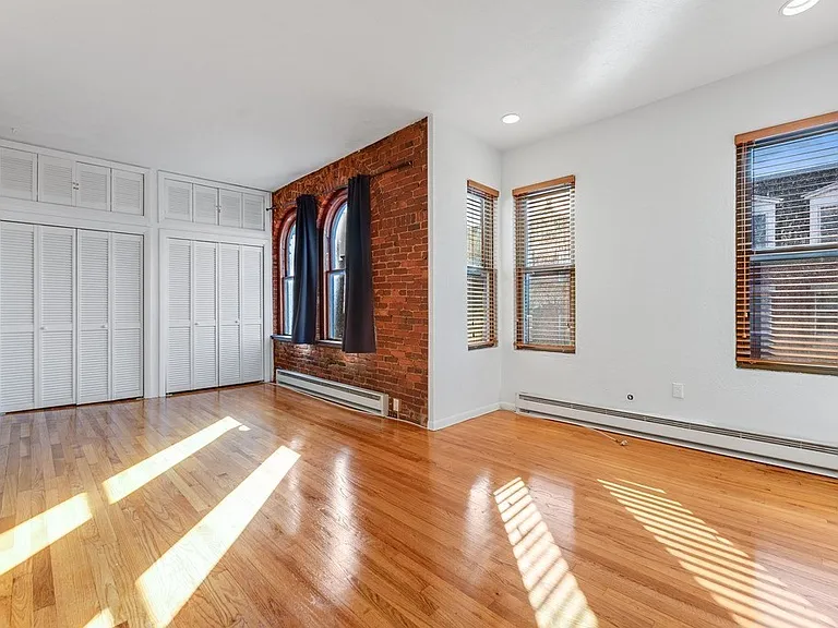 8 Battery St #14 — Photo 10
