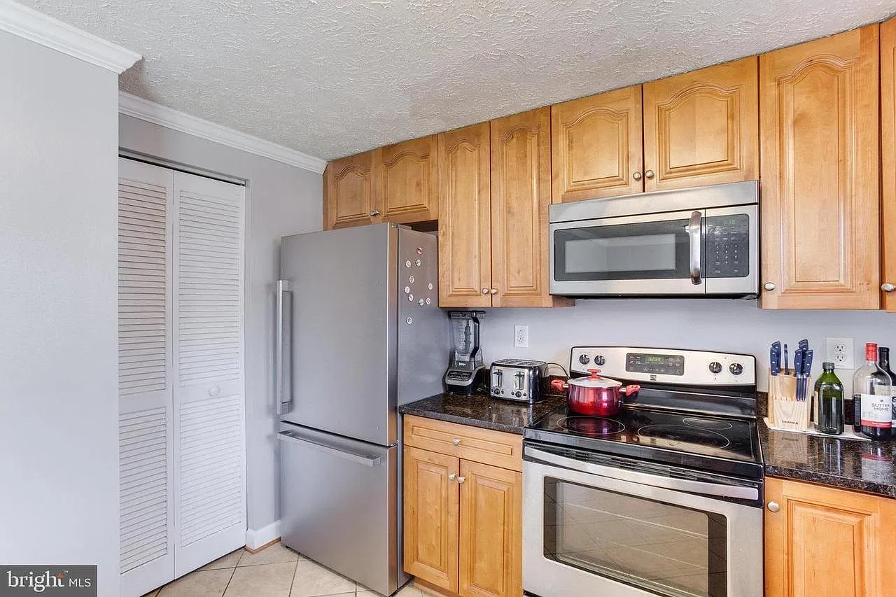 2096 Tanglewood Dr — Photo 3