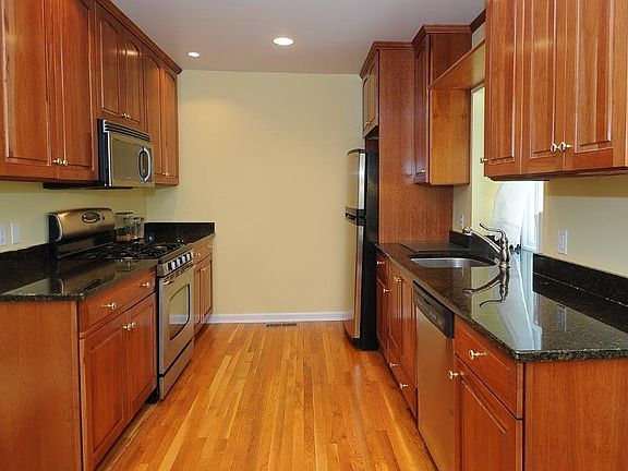 Granite, SS appliances