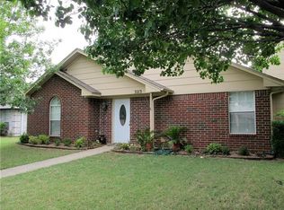 3213 Hollycreek, Denton, TX 76207