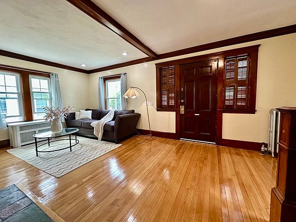 5th image of 91 Davis St