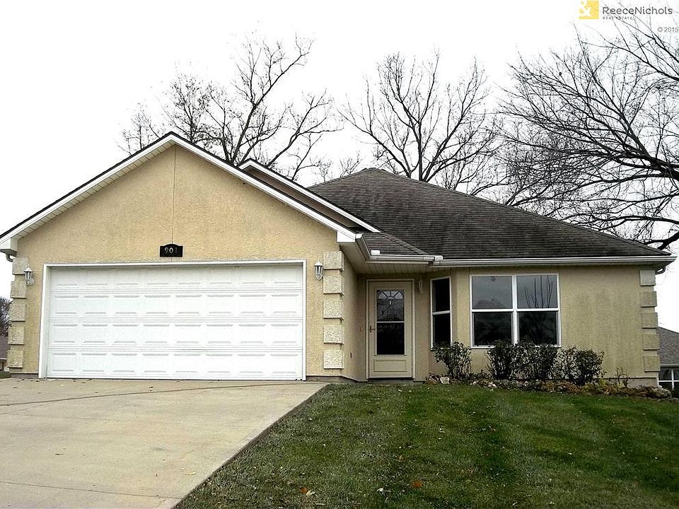 901 Riffle Drive, Pleasant Hill, MO is a 3 Bedroom, 2 Bath, 2 Car Garage Patio Ranch home.