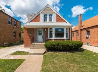 8748 S Mozart Ave, Evergreen Park, IL 60805