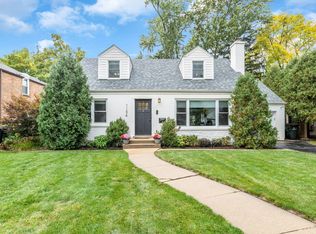 1154 Vernon Dr, Glenview, IL 60025