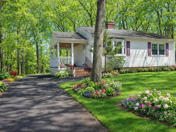 12 Butcher Ln, Sag Harbor, NY 11963