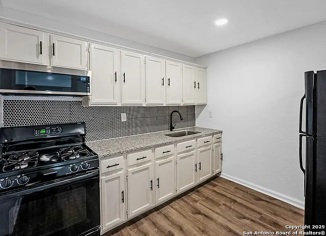 3 bed, 2.0 bath, 1120 sqft, $1,350 — Photo 4
