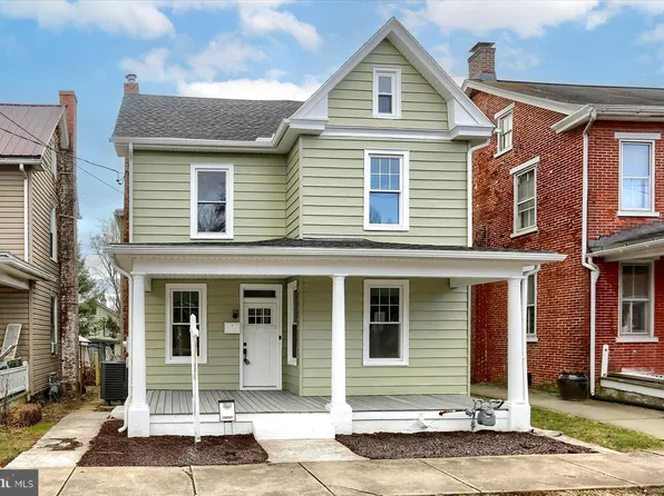 58 E Lincoln Ave, Lititz, PA 17543