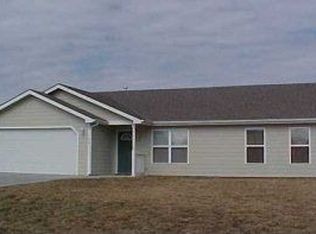 108 Northfield Rd, Manhattan, KS 66502