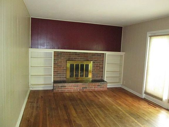 5th image of 419 Bradock Ct