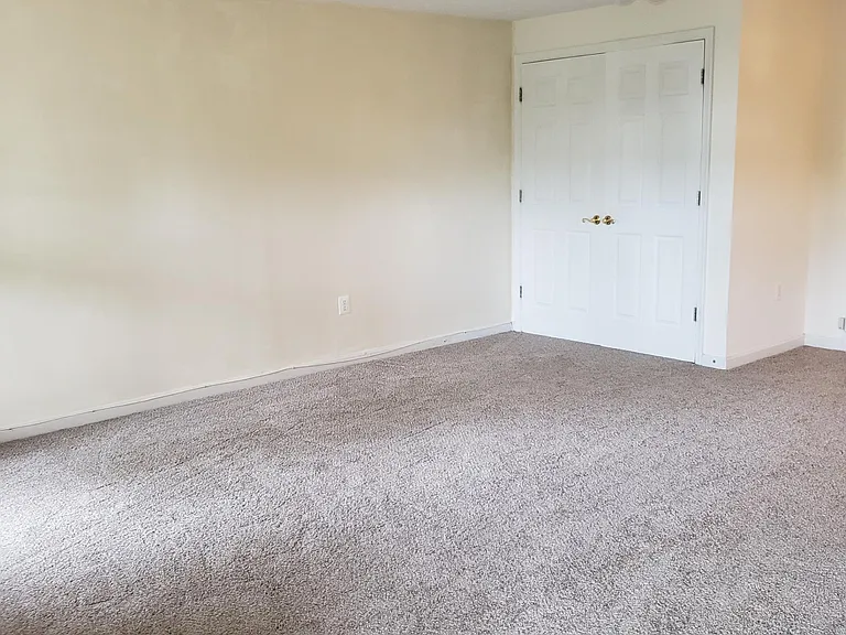 7117 Ladd Cir — Photo 23