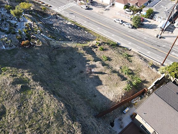 5th image of 150 Senter Rd