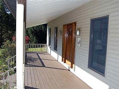 2nd image of 919 N Quaker Hill Rd