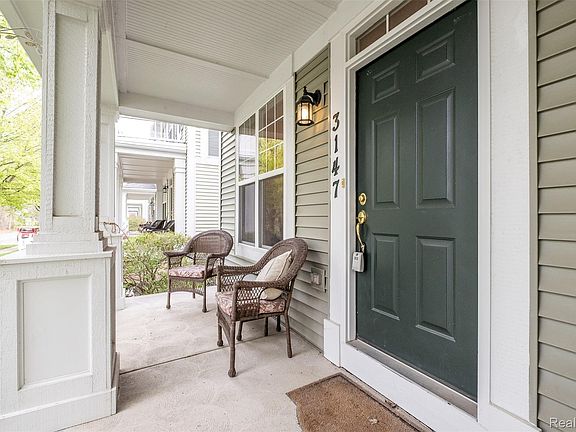 3rd image of 3147 Summers Rd
