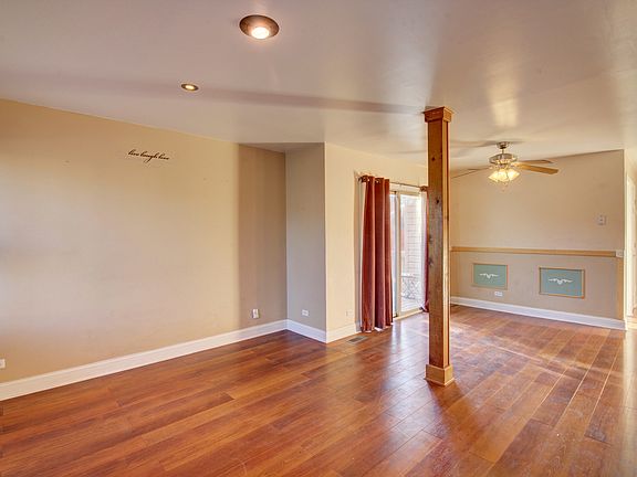 4th image of 2S470 Cottonwood Ct