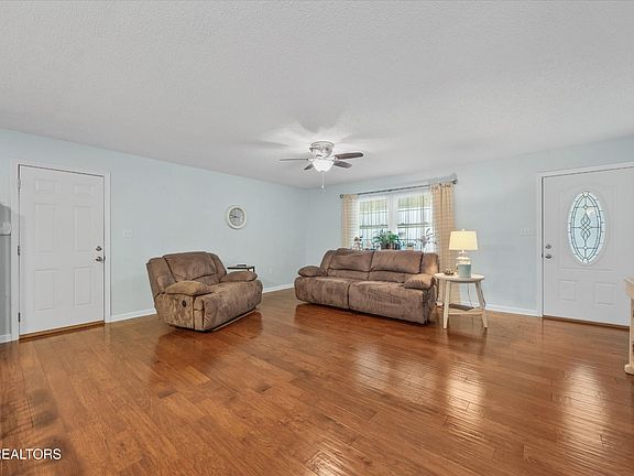 4th image of 513 Hardin Rd