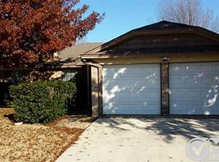 409 Betsy Ross Dr, Arlington, TX 76002