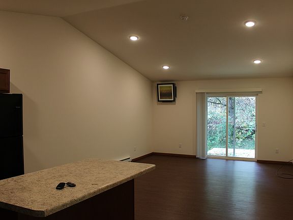 4th image of 1225 Salem Dr