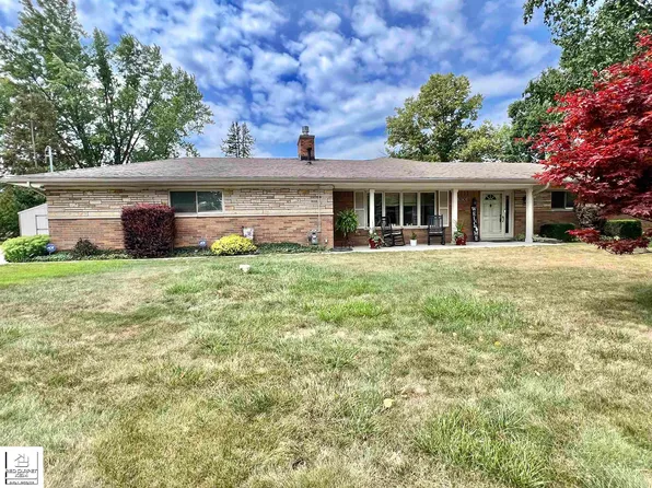 8030 Green Valley Dr, Grand Blanc, MI 48439