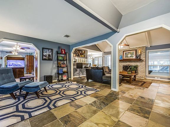 4th image of 12911 Chateau Forest Ln