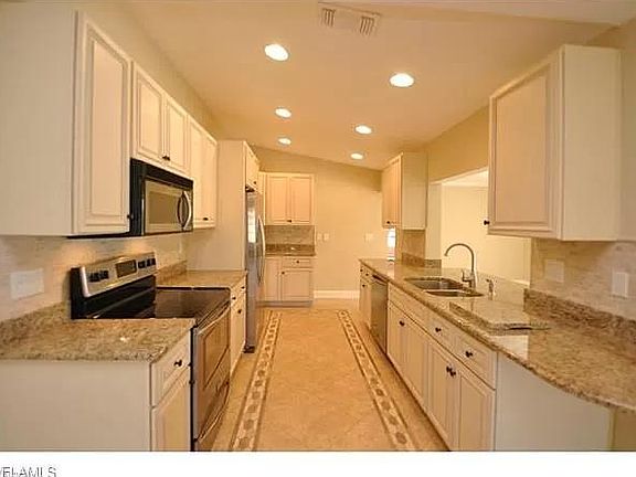 3rd image of 2518 SE 19th Ave