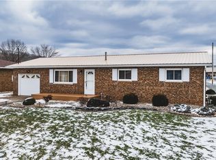 702 Donna Dr, Belpre, OH 45714