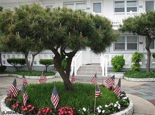9711 Atlantic Ave, Margate City, NJ 08402