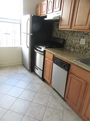 Rented by DSA Realty | media 37