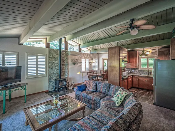 19370 Mountain Maple Rd, Lakehead, CA 96051