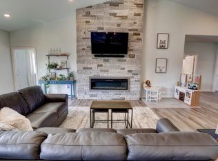 57 Mulberry Loop NE, Minot, ND 58703