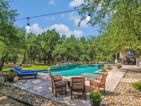465 Lloyd Ln, Dripping Springs, TX 78620