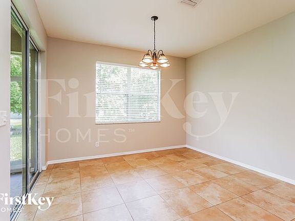5th image of 1205 NE 5th Ave