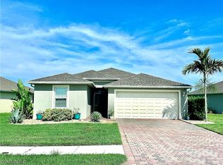 2633 Manzilla Ln, Cape Coral, FL 33909