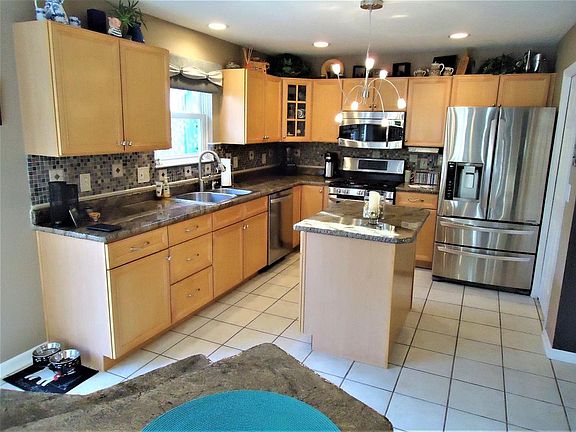 3rd image of 1138 Heritage Ct