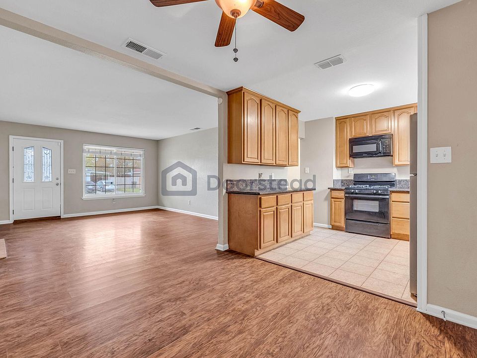 1st image of 2744 Northglen St