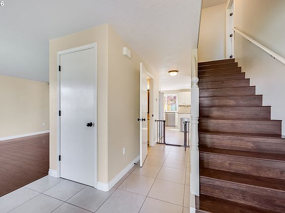 2nd image of 2614 NE 176th Ave