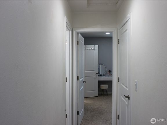4th image of 18817 SE 271st Place