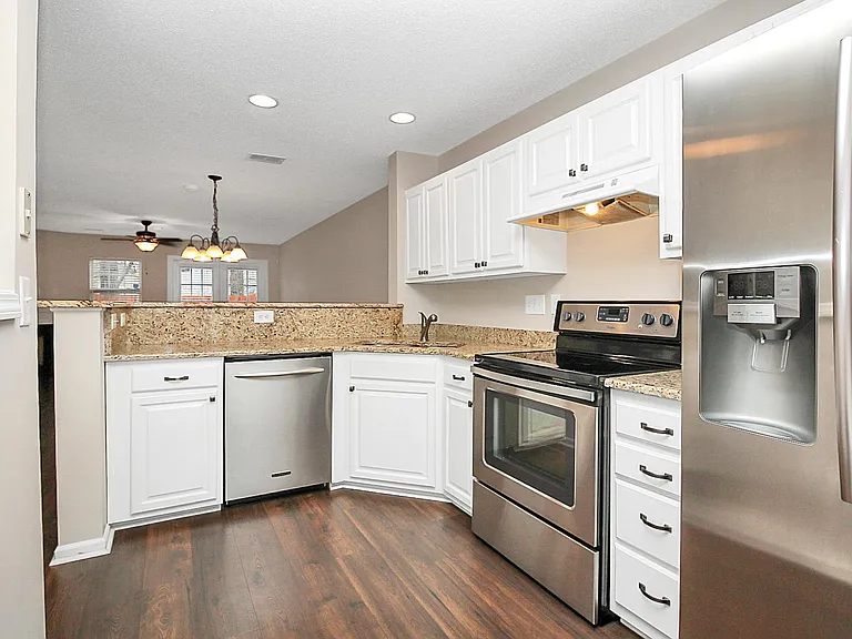 11633 Boxer Ln — Photo 2