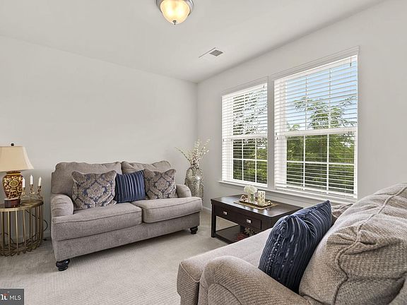 4th image of 7219 Barry Ln