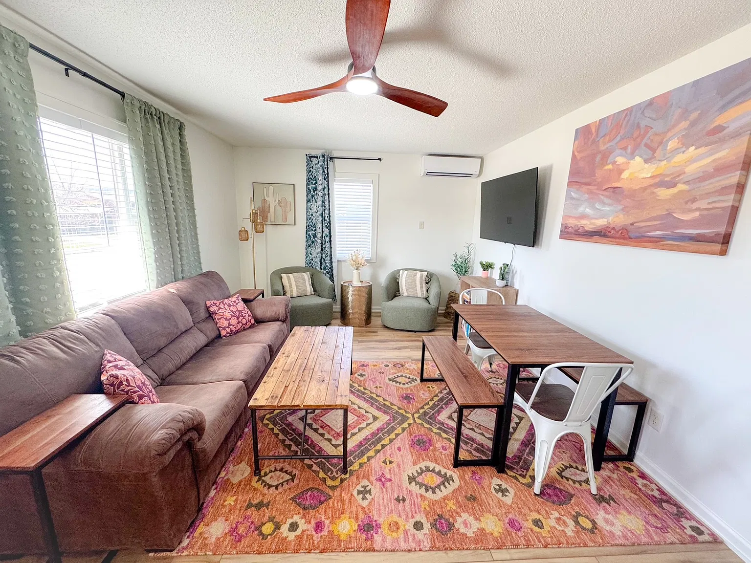 2 bed, 900 sqft, $1,800 — Photo 1