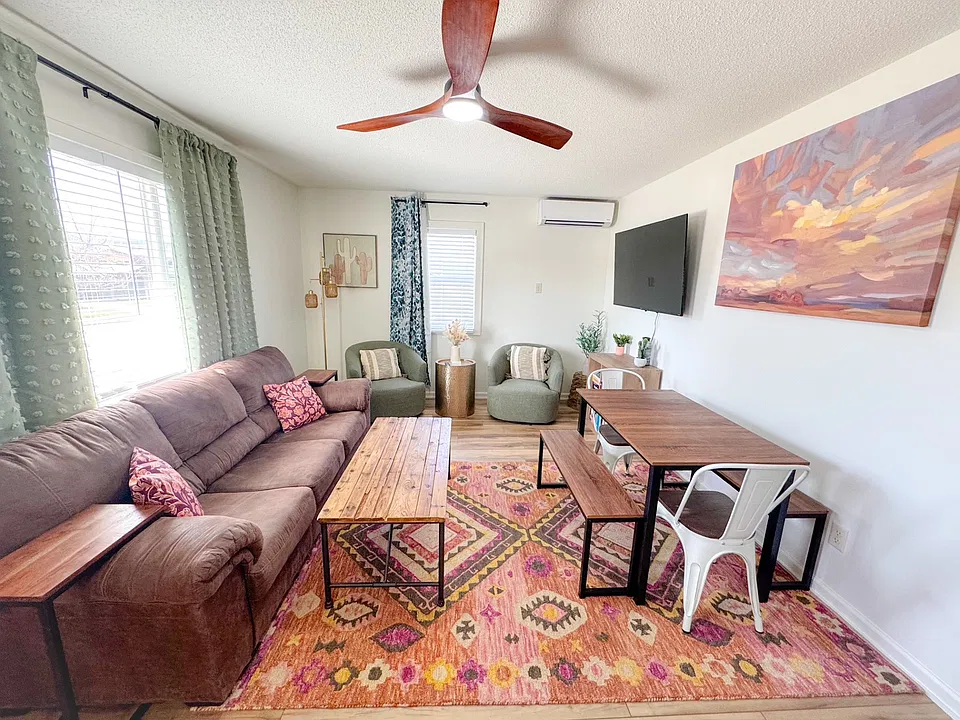 648 E Illinois St #648