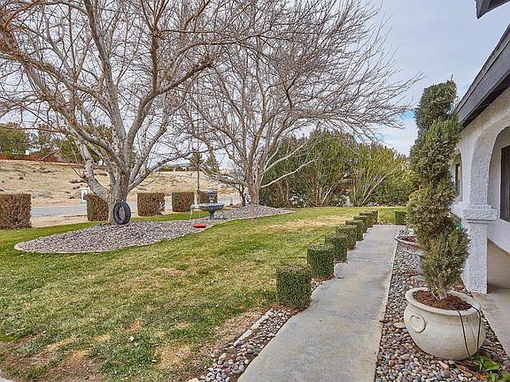 4th image of 16789 Lambert Ln
