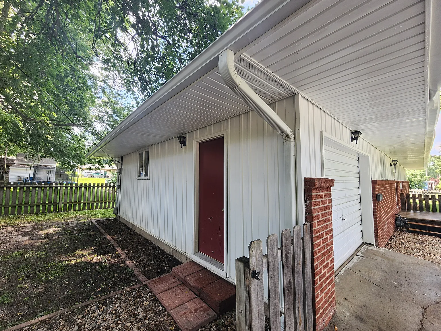 114 North Chase St Monticello - 1 — Photo 4
