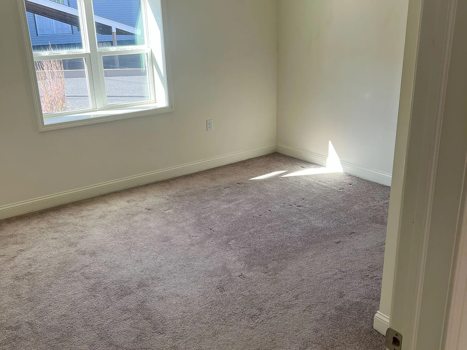 1047 Broadway — Photo 2