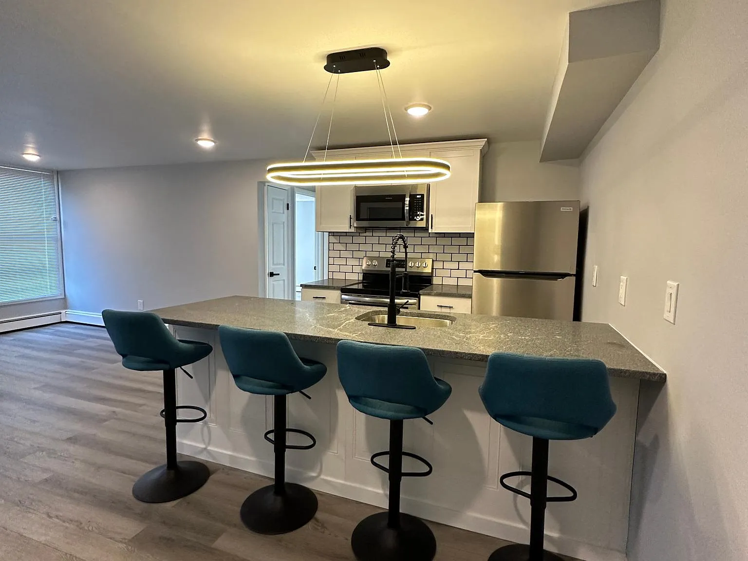 2 bed, 850 sqft, $1,495 — Photo 3
