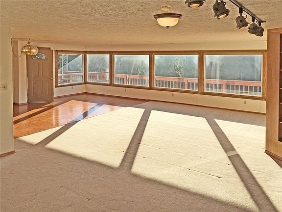 3rd image of 1115 Ocean Beach Blvd SW