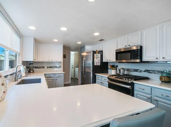 3935 E ROCKWOOD Drive, Phoenix, AZ 85050