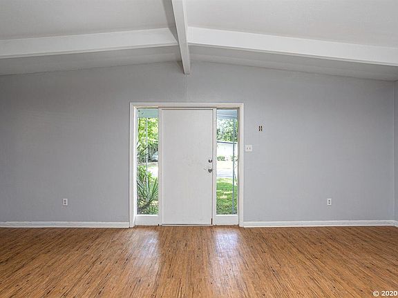 5th image of 2923 NE 10th St