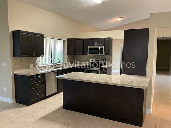 4th image of 5341 Hawkes Bluff Ave
