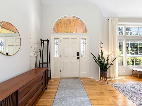 4th image of 2423 240th Street SE