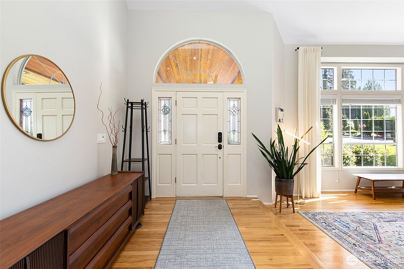 4th image of 2423 240th Street SE